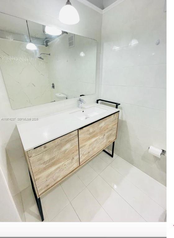 Building Photo - 4275 NW S Tamiami Canal Dr