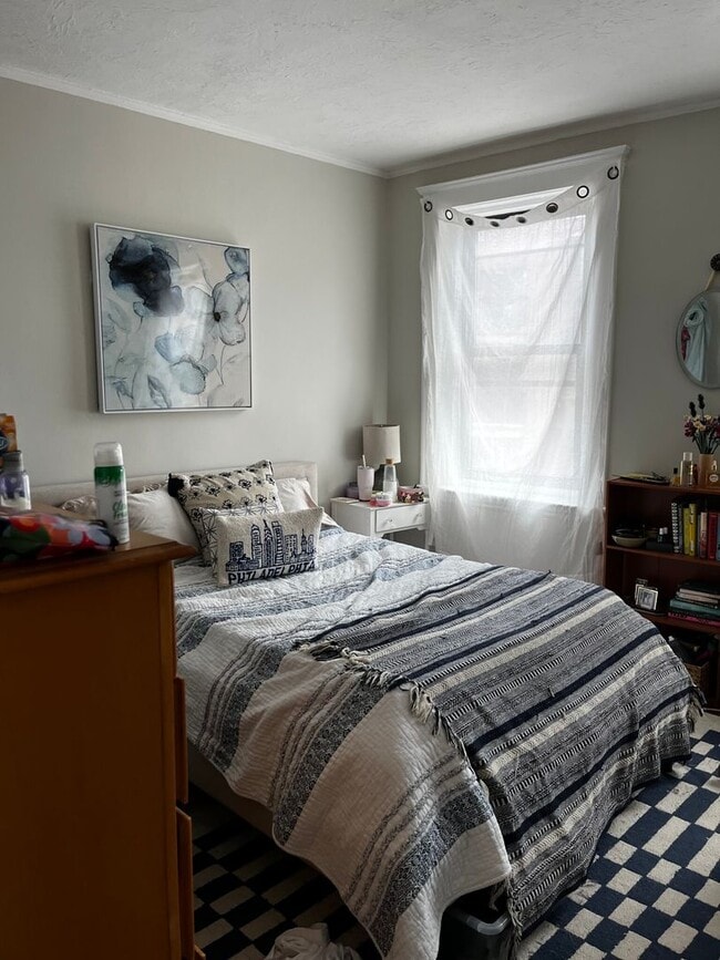 Building Photo - Rare 3 bed 2 bath in the North End... DON'T MISS OUT!!!