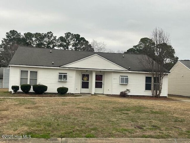 Primary Photo - Duplex