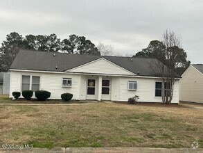 Building Photo - Duplex