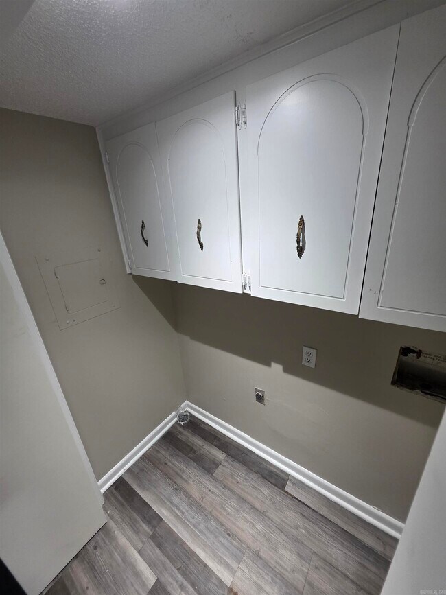 Building Photo - 17 Laramie Cove