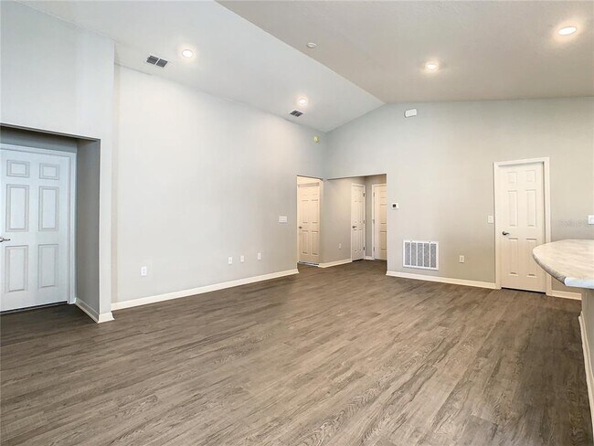 Building Photo - 4466 Hummingbird Ln