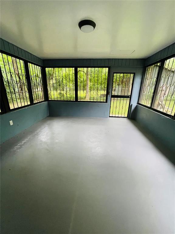 Building Photo - 6826 SW 52nd Ave