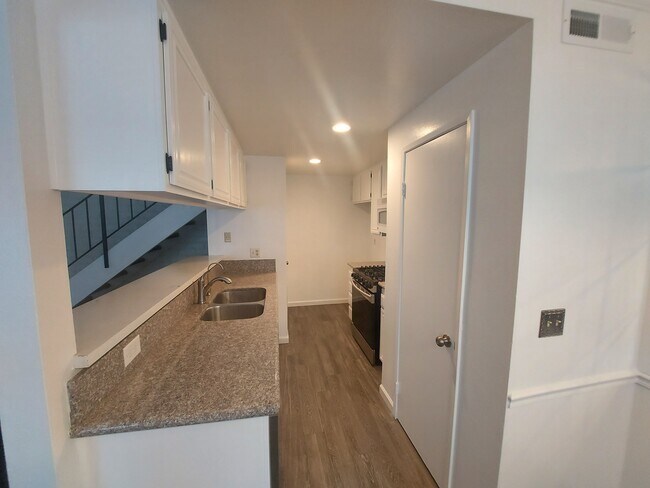 Building Photo - 20849 Plum Canyon Rd