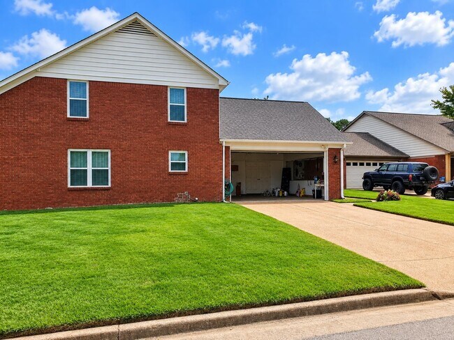 Building Photo - 1147 Barn Swallow Ln