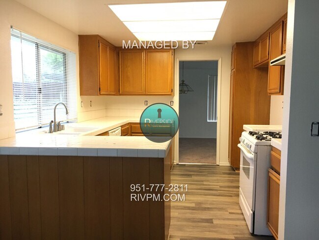 Building Photo - ORANGECREST HOME!