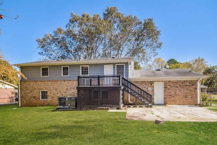 Building Photo - 3107 Lewisburg Dr NW