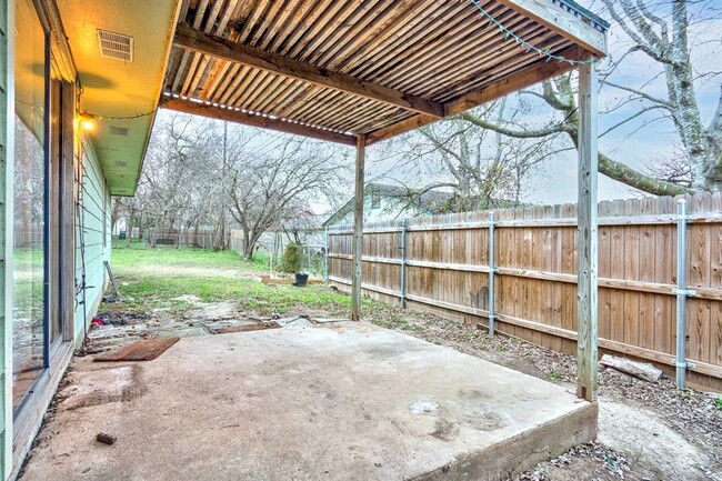 Building Photo - 106 Hughson Ct