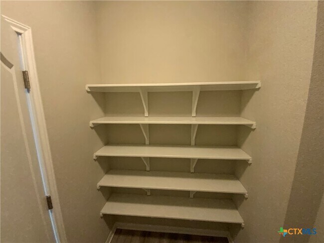 Building Photo - 1236 Grand Oak Trl