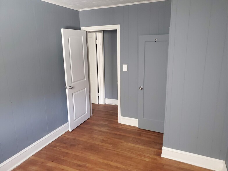 Building Photo - 3117 Leighton Ave