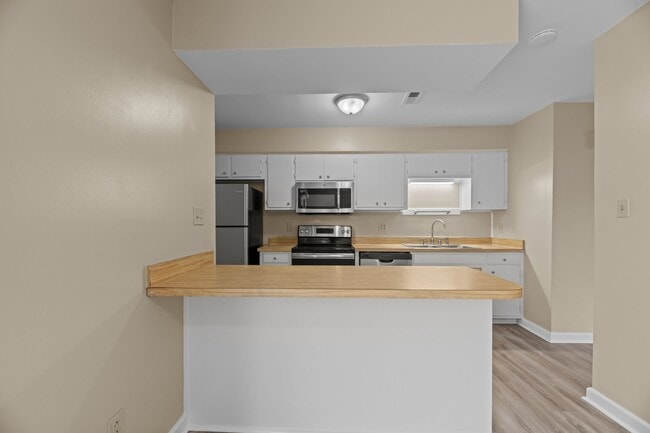 Building Photo - 21 Donnell Ave