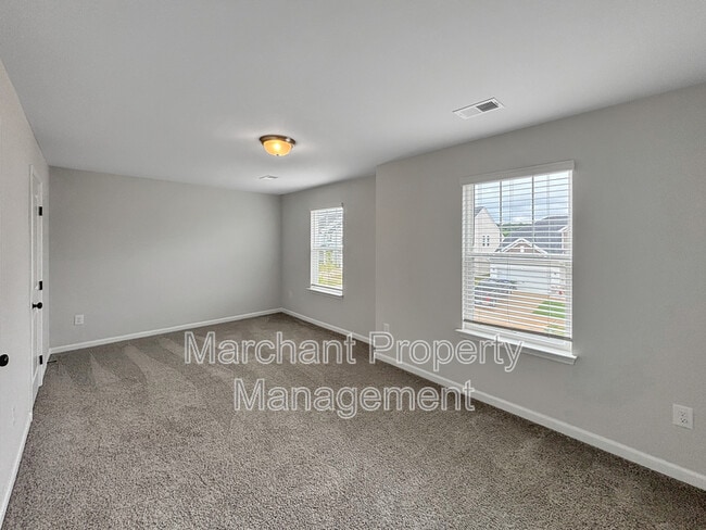 Building Photo - 137 Gervais Cir