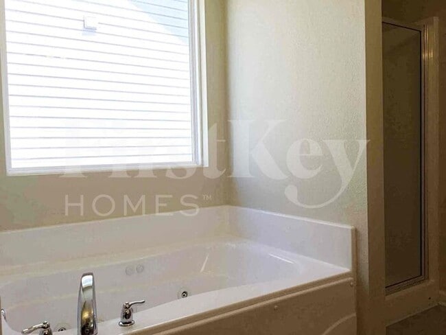 Building Photo - 10415 Candy Apple Ln