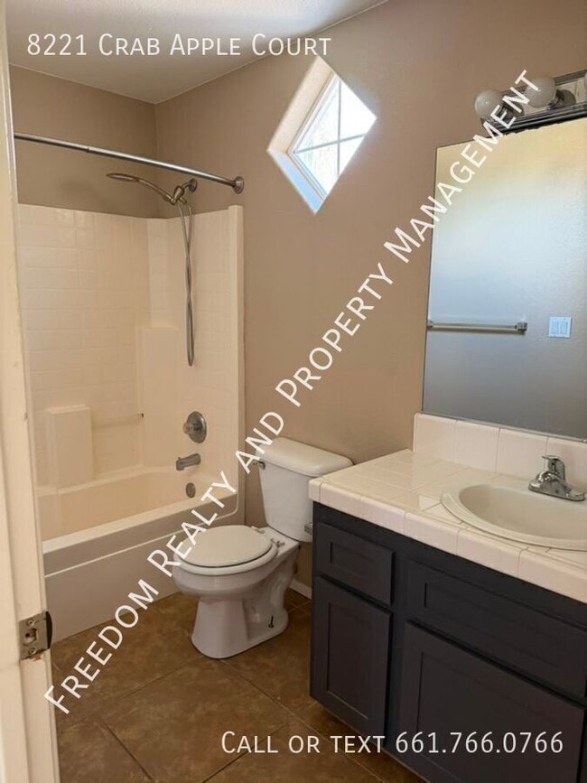 Building Photo - 8221 Crab Apple Ct