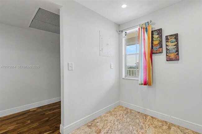 Building Photo - 3090 N Course Dr