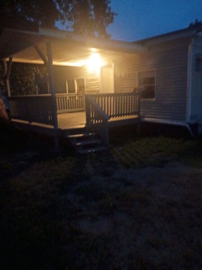 Building Photo - 2 Bedroom 1 Bathroom Mobile Home Community