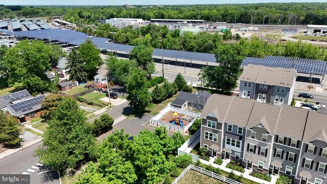 Building Photo - 2 Sidney Ln