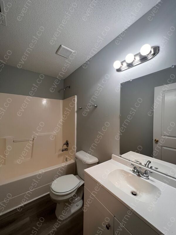 Building Photo - 1236 Whitten Rd