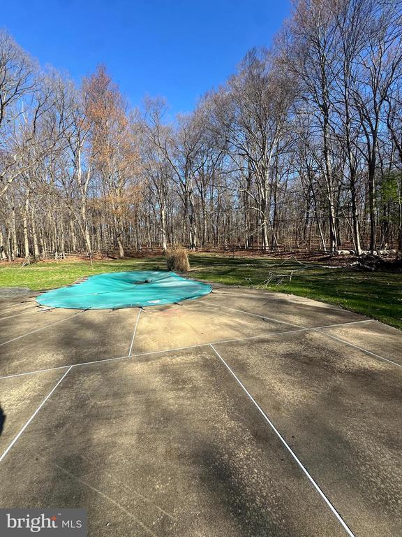 Building Photo - 5995 Lower York Rd