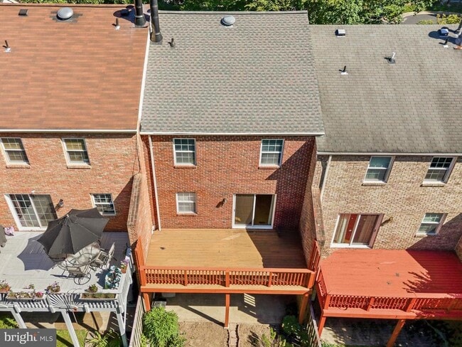 Building Photo - 8931 Park Forest Dr