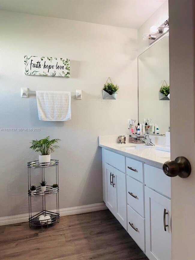 Building Photo - 500 NW 5th St