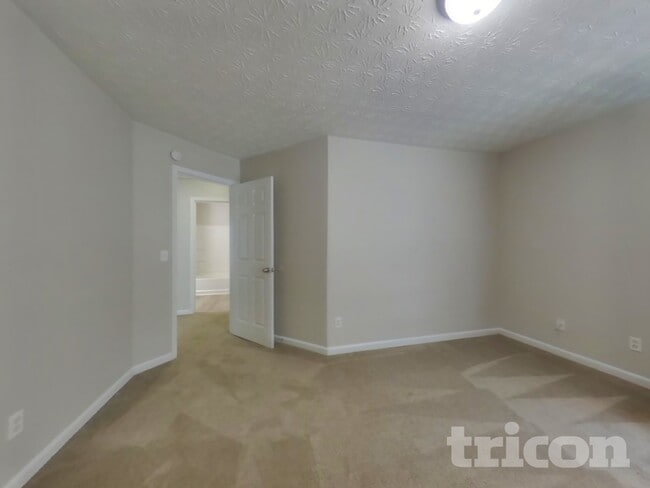 Building Photo - 4003 Riverside Pkwy