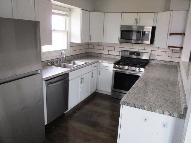 Building Photo - 204 W Shelbourne Dr