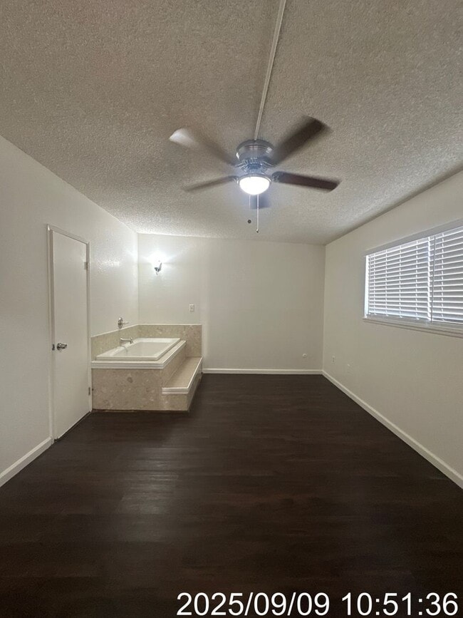 Building Photo - 3608 Sampson Ct
