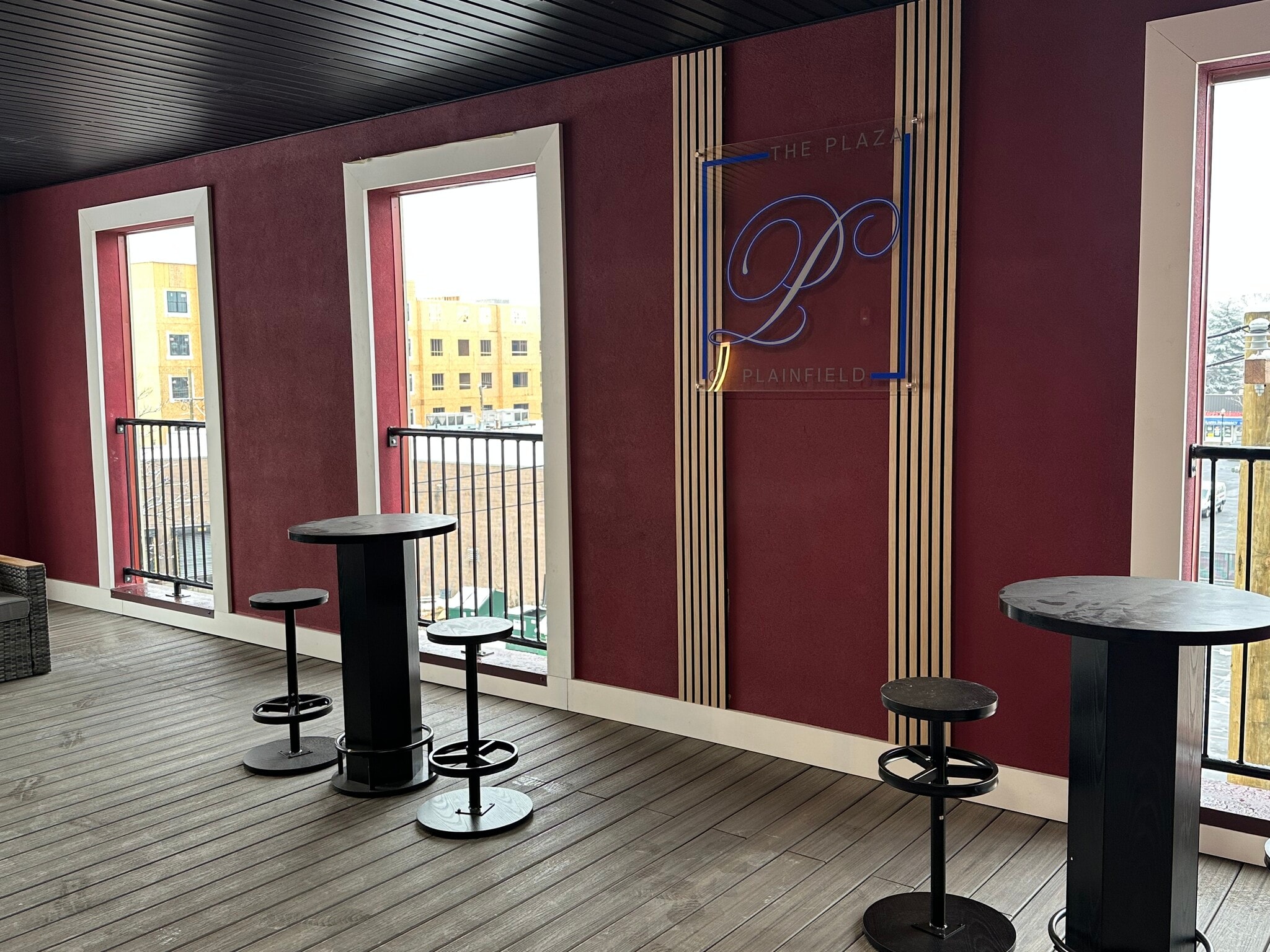 Covered Terrace - 208 W 7th St