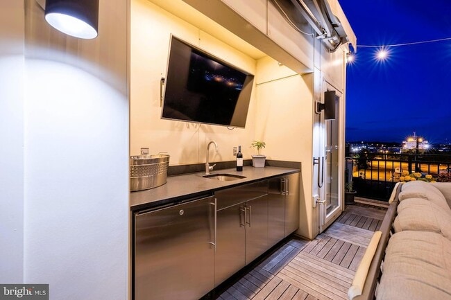 Building Photo - 1600 Beason St