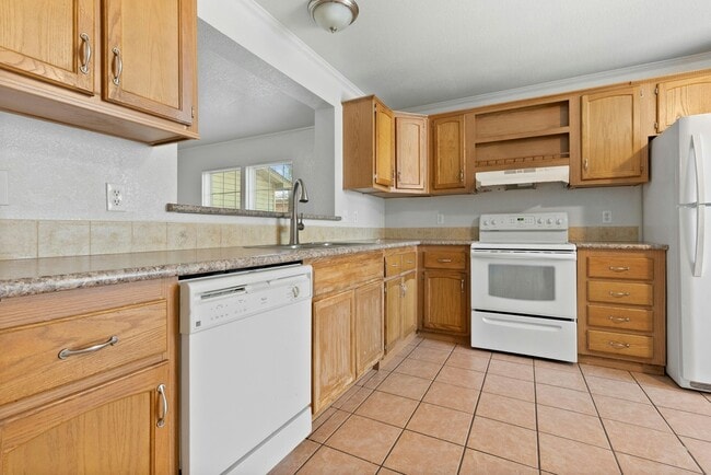 Building Photo - 6240 E 64th Pl
