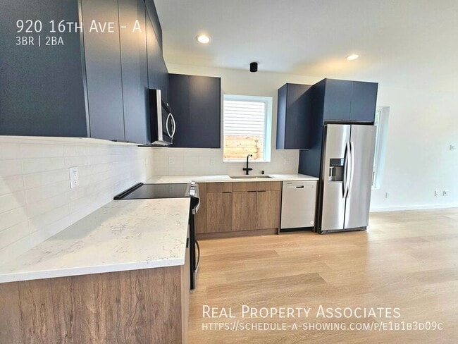 Building Photo - 920 16th Ave