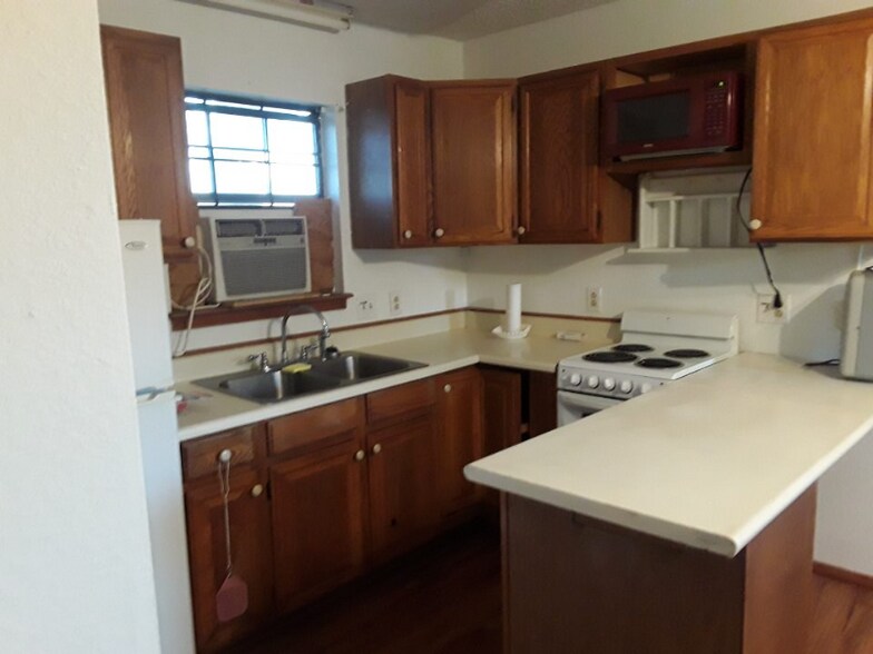 Building Photo - 1900 W Rte 66 Blvd