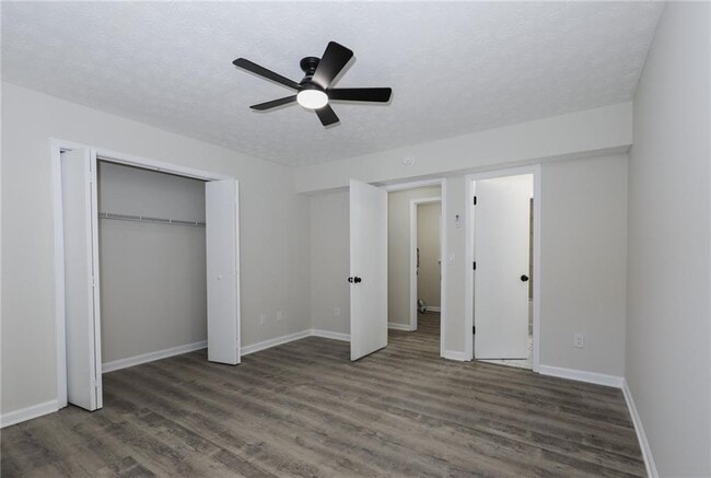 Building Photo - 5343 Ridgemere Ct