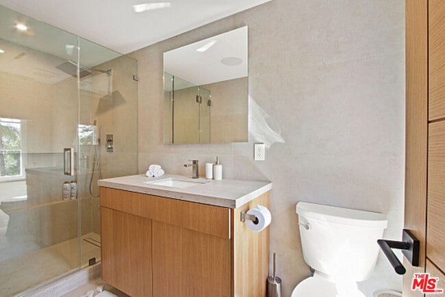 Building Photo - 9451 Sunset Blvd