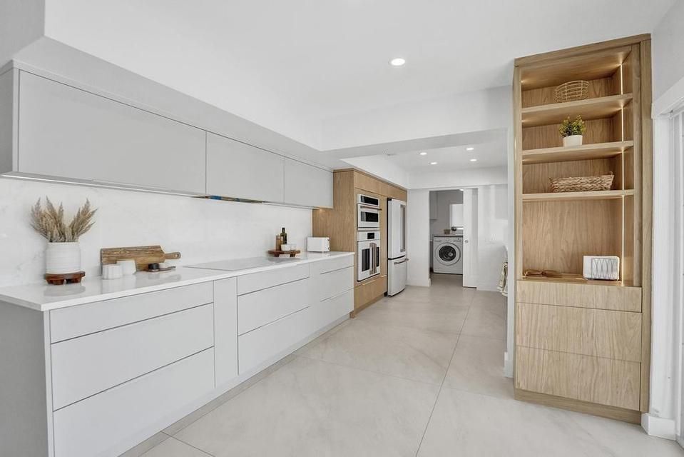 Building Photo - 5581 NE 31st Ave