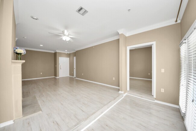 Building Photo - 2400 McCue Rd