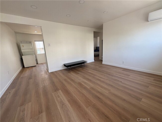 Building Photo - 1103 S Hobart Blvd