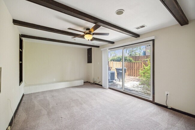 Building Photo - 2832 Jermantown Rd