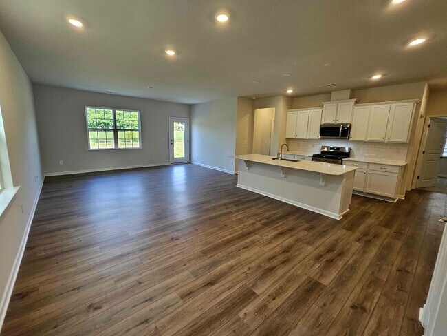 Building Photo - Bell Farm Community - 3BR / 2BA + Garage