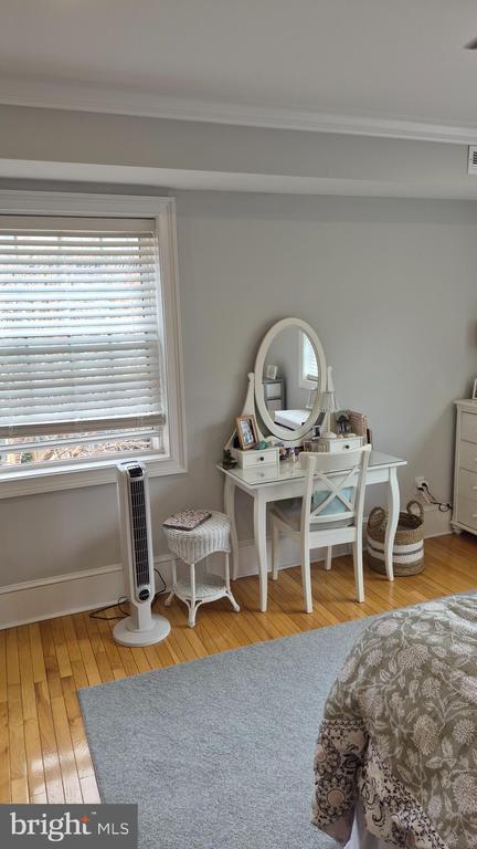 Building Photo - 230 Pine St