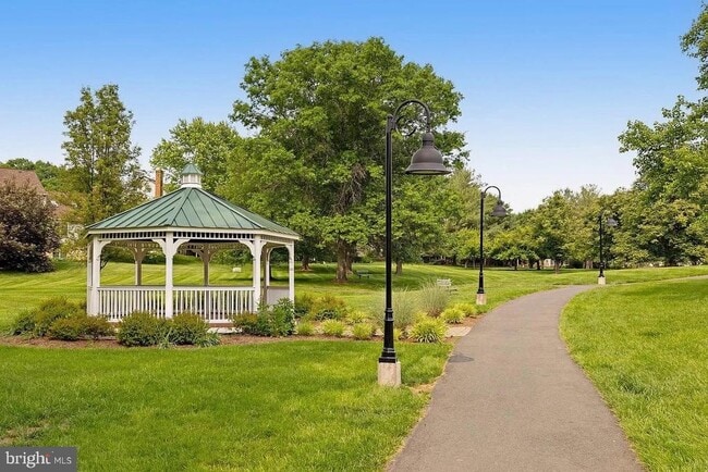 Building Photo - 37 Alden Ct