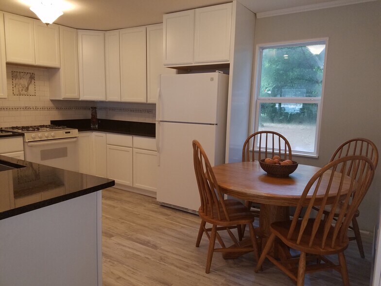 dining area - 1311 23rd St