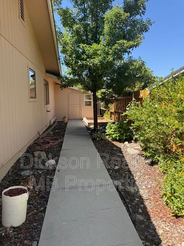 Building Photo - 2845 Glenwood Ct