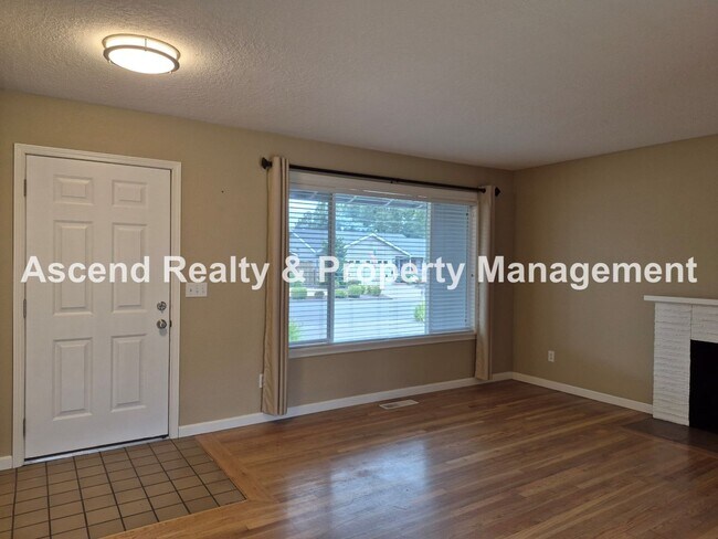 Building Photo - Available Now Prime Terra Linda Location One Level Home Large Fenced Yard & Attached Garage Walk ...