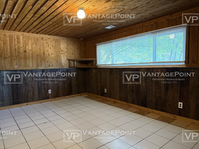 Building Photo - 635 Alpine Dr