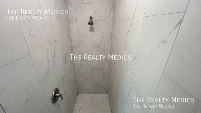 Building Photo - 2640 Dennis Ave SE