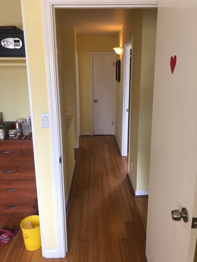 Building Photo - 3 Bed/ 2 Bathroom House in Santa Cruz
