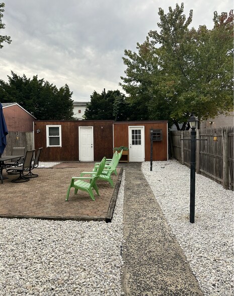 Building Photo - 504 Valley Brook Ave
