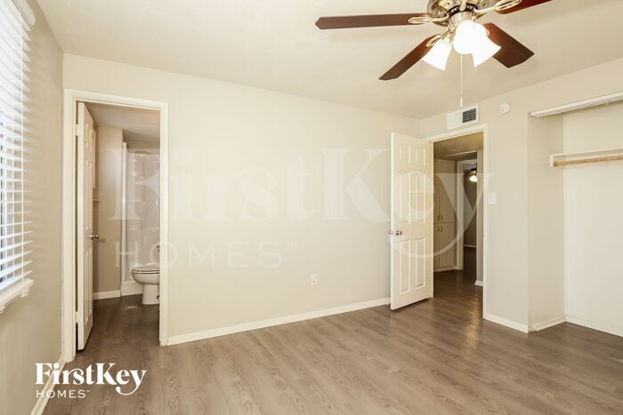 Building Photo - 13257 N 38th St
